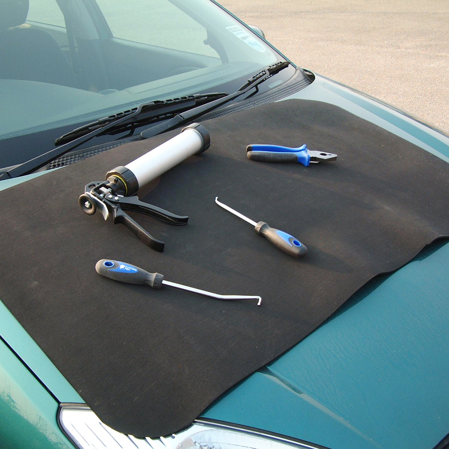 Car Bonnet / Roof Padded Tool Placement Mat (65 x 110cms)